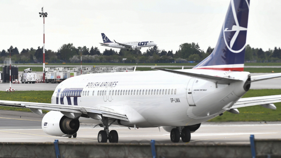 Polish Airlines boss no strike but two unions holding out TVP World
