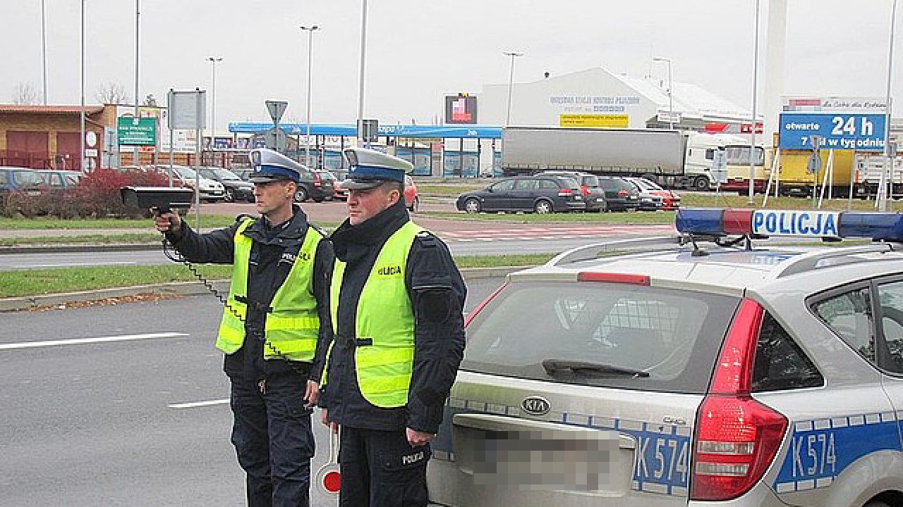 W zatrzymaniu pomogli pasażerowie autobusu oraz inni kierowcy (fot. podkarpacka.policja.gov.pl) W zatrzymaniu pomogli pasażerowie autobusu oraz inni kierowcy (fot. podkarpacka.policja.gov.pl)
