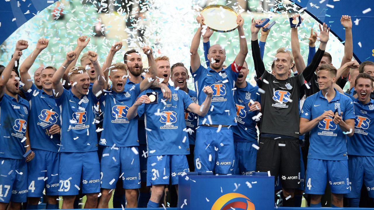 Lech Poznań wygrał Superpuchar Polski po raz ostatni w 2016 roku. W składzie znajdował się m.in. Robert Gumny (fot. PAP)