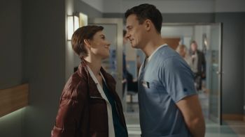 Ciężarna Blanka jest pod opieką najlepszego lekarza Krzysztofa Radwana Fot. TVP