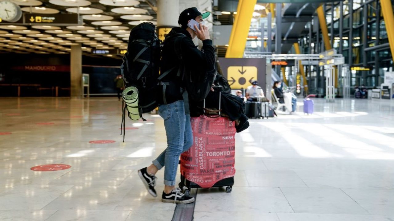 Grupa C5 chce porozumienia o podróżach osób zaszczepionych na COVID-19 (fot. A. Perez Meca/Europa Press/Getty Images) Grupa C5 chce porozumienia o podróżach osób zaszczepionych na COVID-19 (fot. A. Perez Meca/Europa Press/Getty Images)