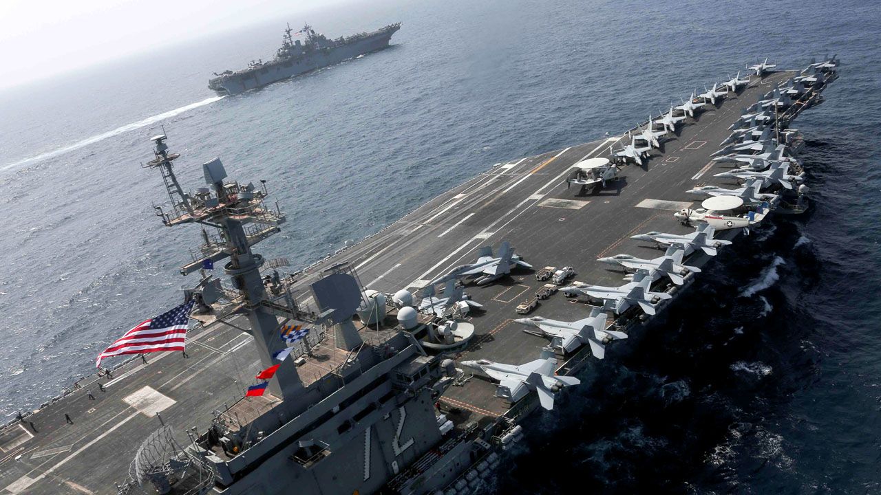 Amerykanie wysłali do Zatoki Perskiej lotniskowiec USS Abraham Lincoln wraz z eskadrą bombowców B-52 (fot. Mass Communication Specialist 1st Class Brian M. Wilbur/U.S. Navy/Handout via REUTERS) Amerykanie wysłali do Zatoki Perskiej lotniskowiec USS Abraham Lincoln wraz z eskadrą bombowców B-52 (fot. Mass Communication Specialist 1st Class Brian M. Wilbur/U.S. Navy/Handout via REUTERS)