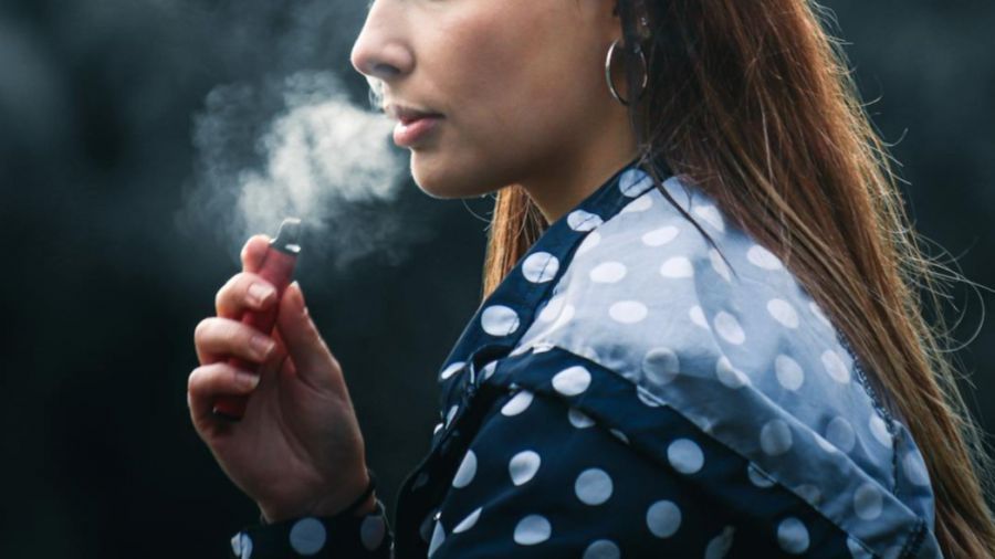 Wśród dzieci między 15. a 18. rokiem życia używanie i palenie e-papierosów wzrosło z 16 do 64% (fot. pexels, zdjęcie ilustracyjne)