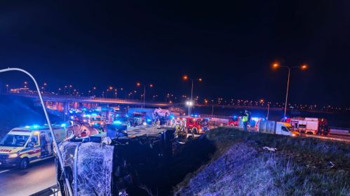 Беларускі аўтобус, што трапіў у аварыю пад Варшавай 29 красавіка 2025 г. Фота: Jacek Dobrzyński / X