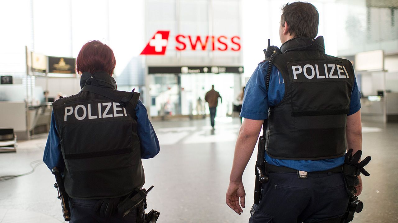 Zażywanie haszyszu i marihuany jest w Szwajcarii zabronione, ale władze szacują, że sięga po te narkotyki 200 tys. Szwajcarów (fot. arch. PAP/EPA/ENNIO LEANZA)