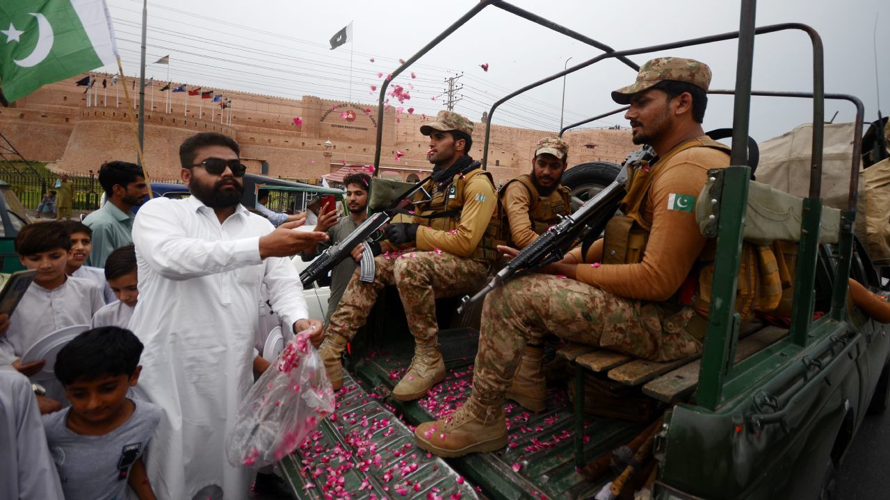 W jakim kierunku zmierza Pakistan? (fot. Hussain Ali/Anadolu Agency via Getty Images)
