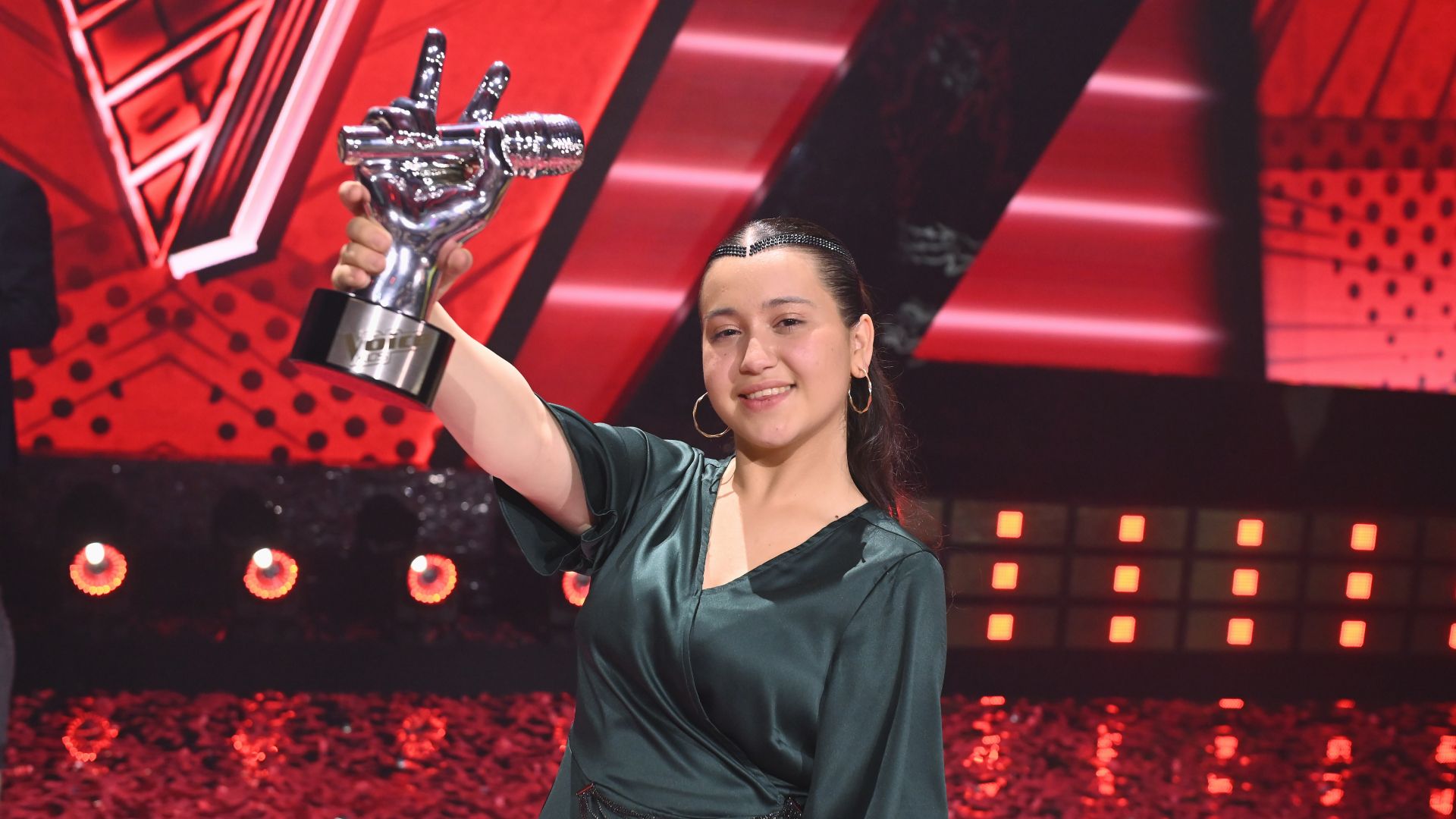 W ścisłym finale w sposób brawurowy zaśpiewała „Litanię” Edyty Górniak (fot. Jan Bogacz/TVP)