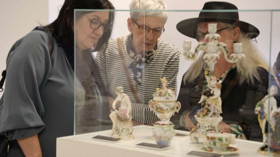 Muzeum w Lewkowie: wystawa porcelany „Kruchość porcelany – z muzealnego skarbca KUL” (fot. Muzeum w Lewkowie)
