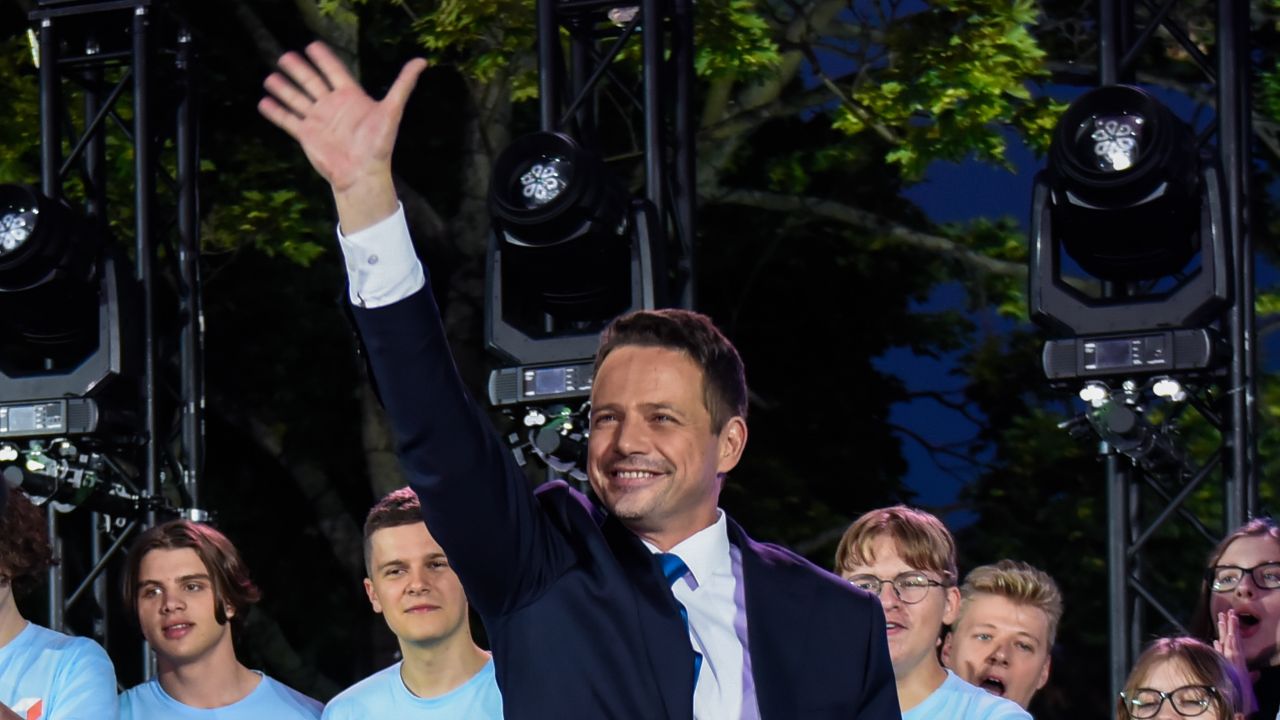 Sondaż. Rafał Trzaskowski lepszy od Donalda Tuska (fot. Omar Marques/Getty Images) Sondaż. Rafał Trzaskowski lepszy od Donalda Tuska (fot. Omar Marques/Getty Images)