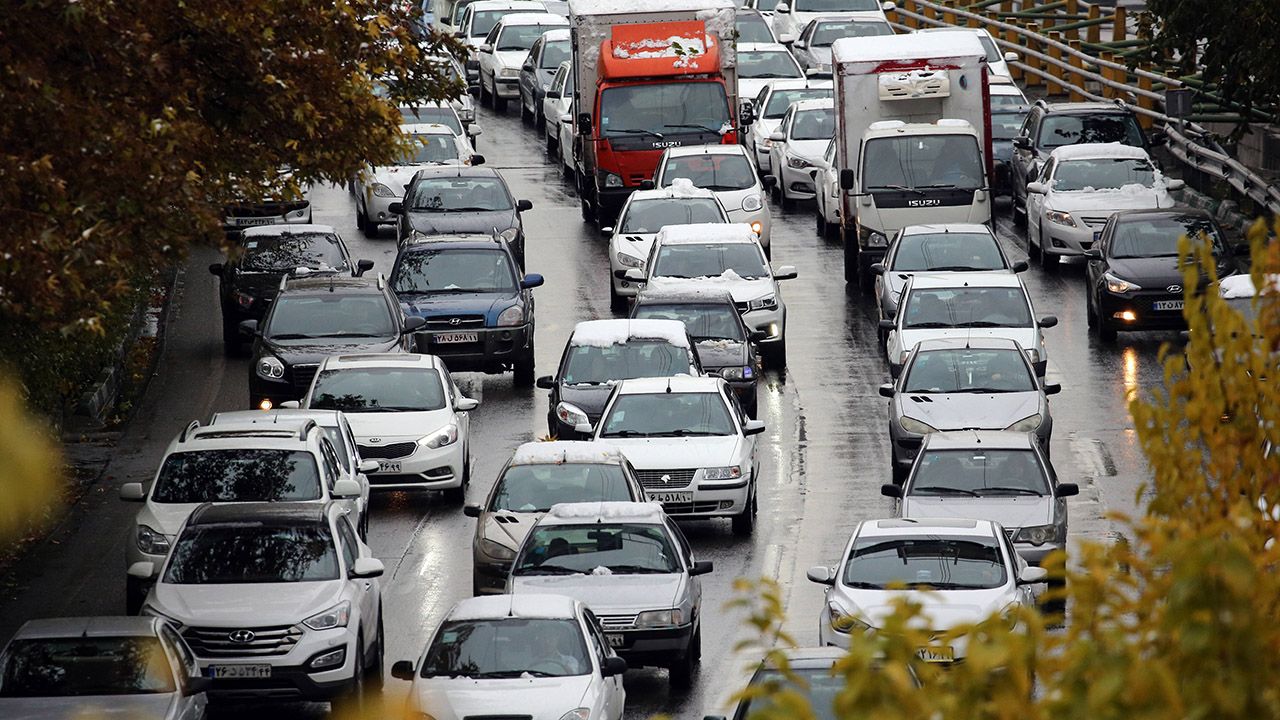 Autokar stoczył się do wąwozu (fot. PAP/EPA/ABEDIN TAHERKENAREH) Autokar stoczył się do wąwozu (fot. PAP/EPA/ABEDIN TAHERKENAREH)