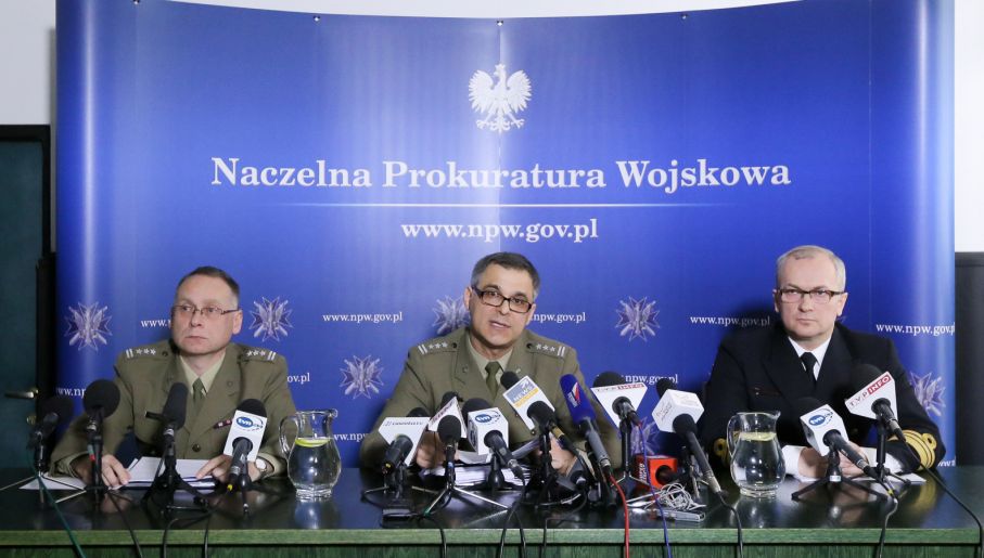 Od lewej: płk Ryszard Filipowicz, płk Ireneusz Szeląg i ppłk Janusz Wójcik (fot. PAP/Paweł Supernak)