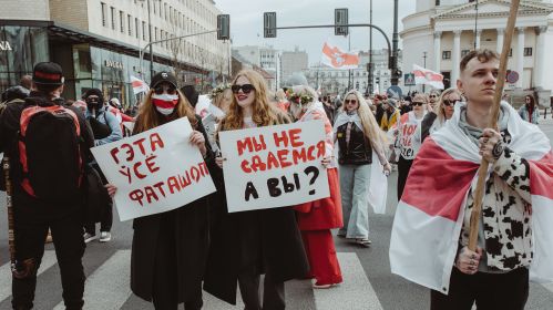 Беларусы в Варшаве вышли на акцию по случаю празднования Дня Воли. Фото: «Белсат»