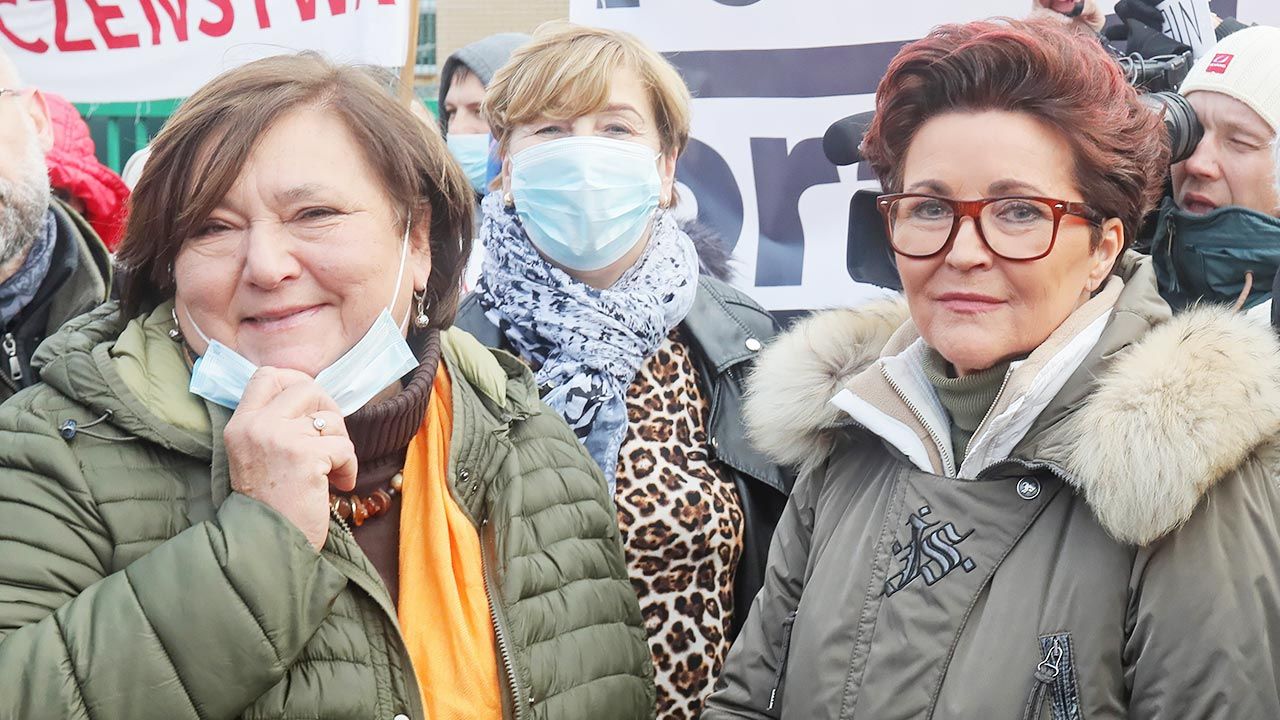 Anna Komorowska (z lewej) i Jolanta Kwaśniewska sobotę spędziły w Michałowie (fot. PAP/Artur Reszko) Anna Komorowska (z lewej) i Jolanta Kwaśniewska sobotę spędziły w Michałowie (fot. PAP/Artur Reszko)