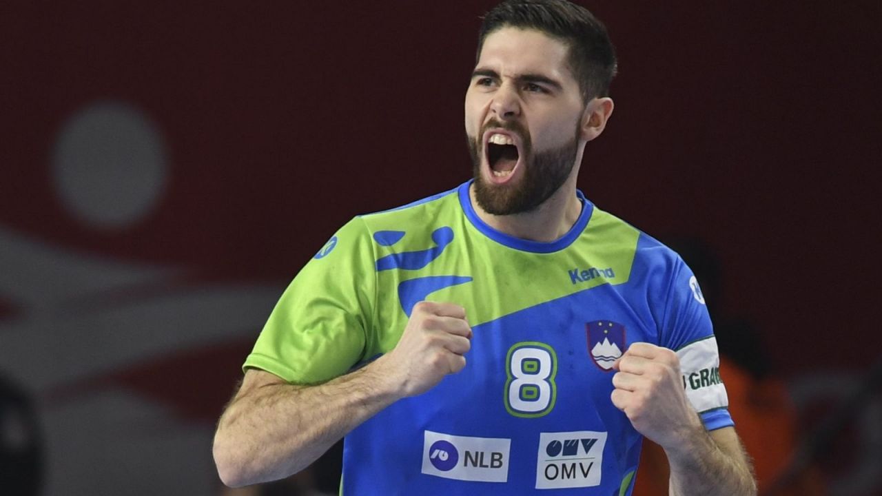 Słoweński skrzydłowy i zawodnik PGE VIVE Kielce Blaż Janc (fot. PAP / EPA)