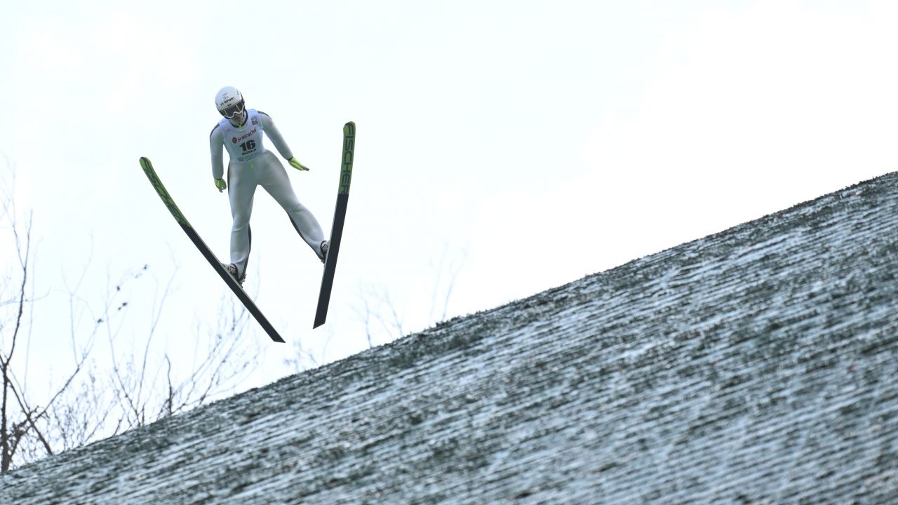Skoki na igielicie mogą wkrótce na stałe zagościć w zimowym kalendarzu (fot. Getty Images)