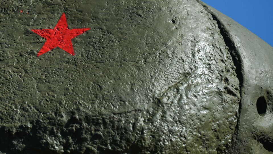 Raudonoji žvaigždė: Baltijos šalys atsikrato sovietinių paminklų