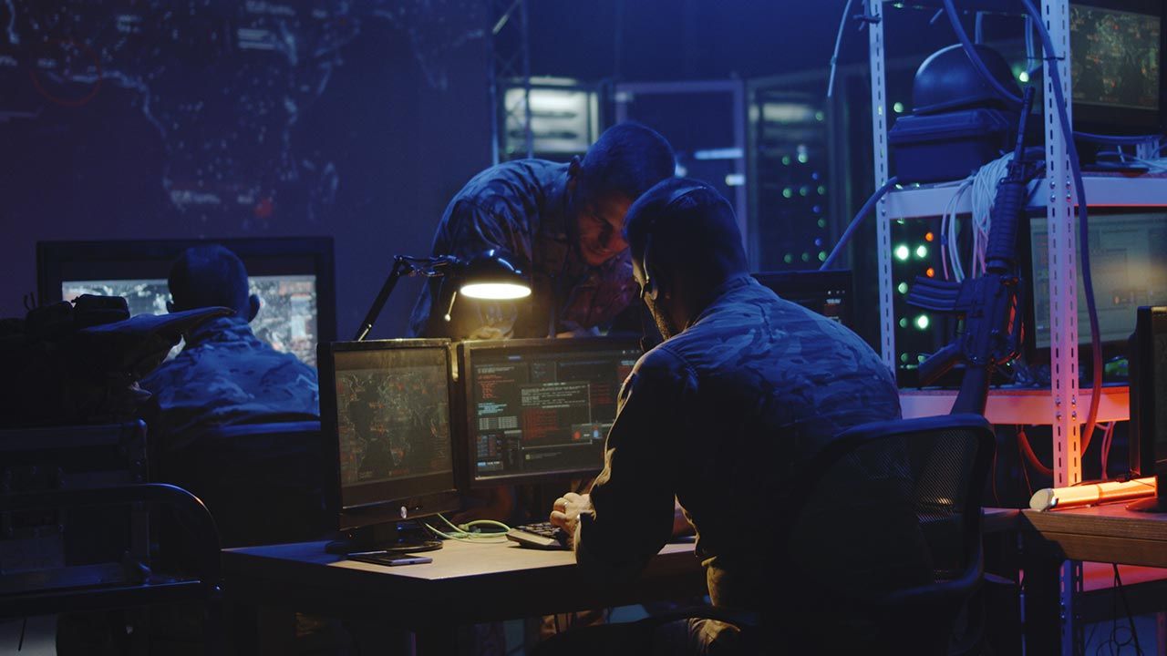 Jako główne źródło zagrożeń w cyberprzetrzeni wskazywana jest Federacja Rosyjska (fot. Shutterstock/FrameStockFootages) Jako główne źródło zagrożeń w cyberprzetrzeni wskazywana jest Federacja Rosyjska (fot. Shutterstock/FrameStockFootages)