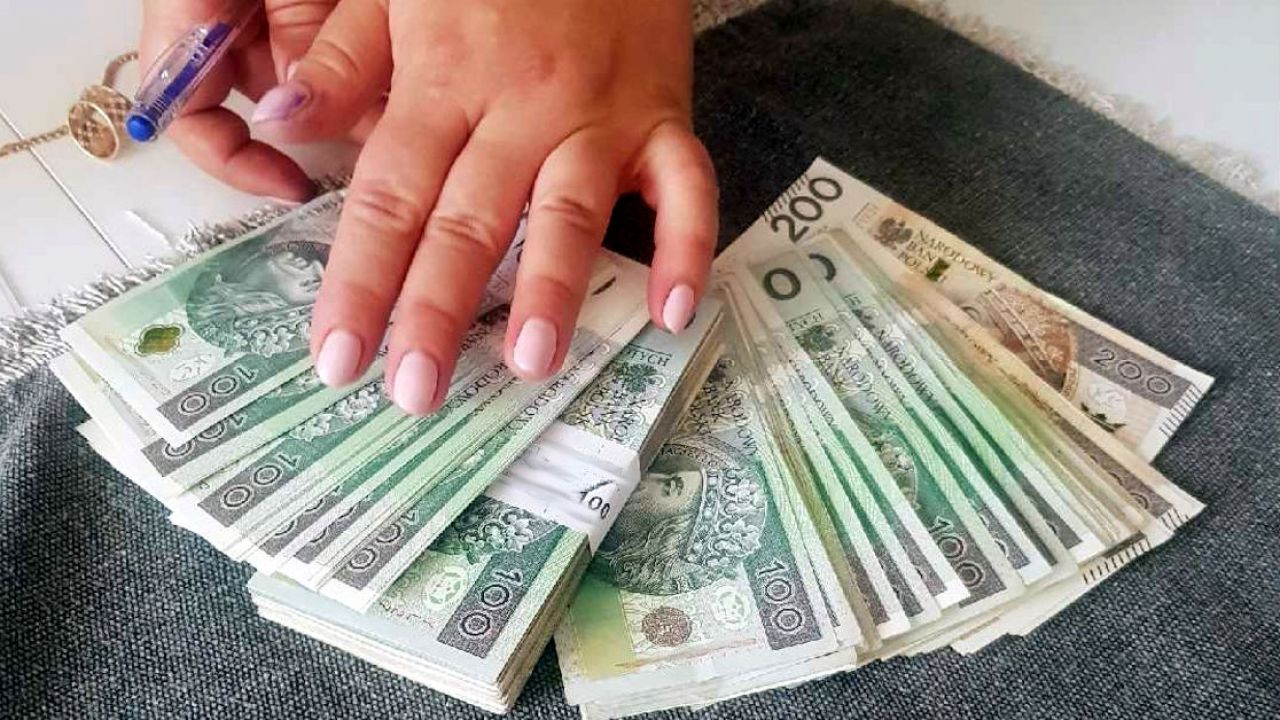 Sędzia miał odebrać łapówkę niedługo po rozprawie (fot. Policja, zdjęcie ilustracyjne) Sędzia miał odebrać łapówkę niedługo po rozprawie (fot. Policja, zdjęcie ilustracyjne)