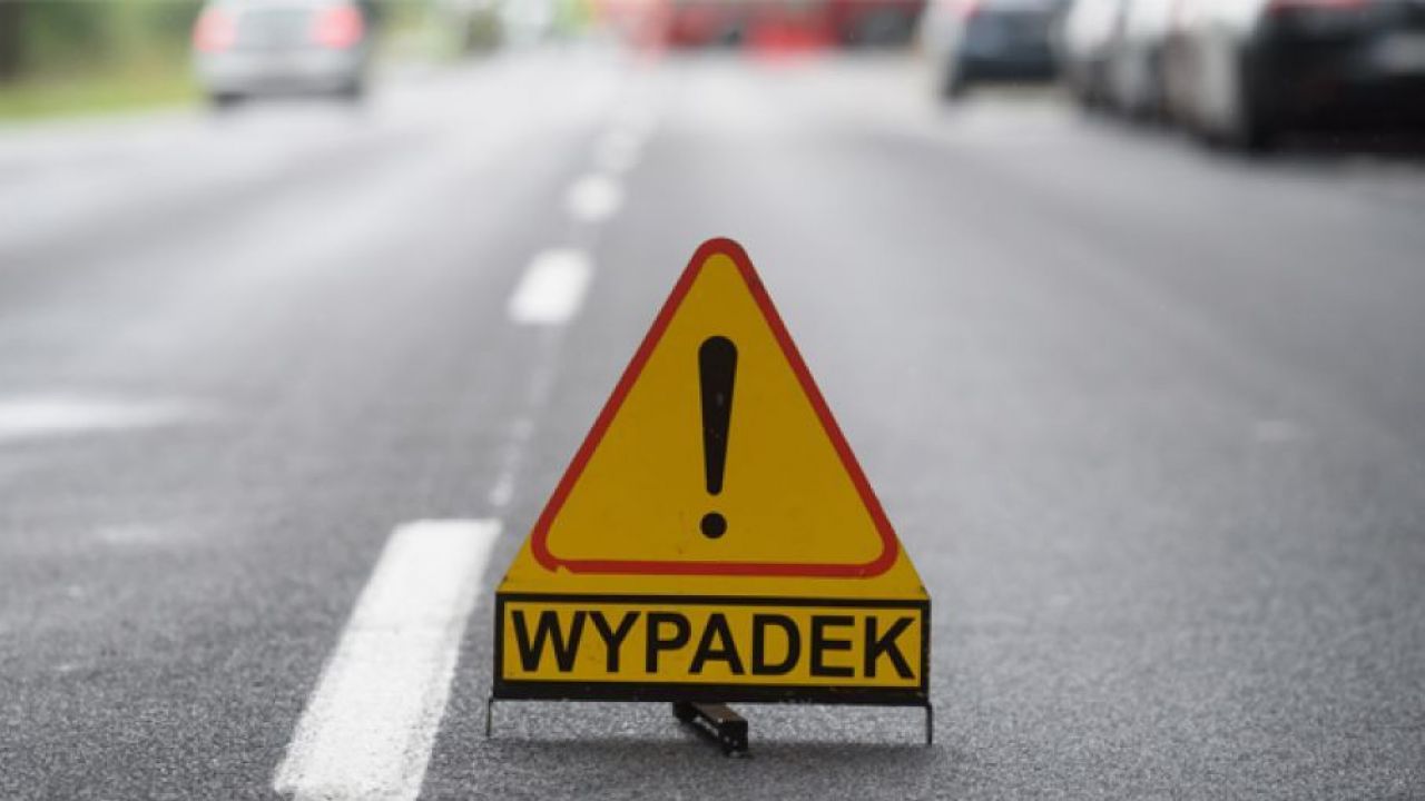 Przez ponad dziewięć godzin dk 78 była zablokowana (fot. PAP/Jakub Kaczmarczyk) Przez ponad dziewięć godzin dk 78 była zablokowana (fot. PAP/Jakub Kaczmarczyk)