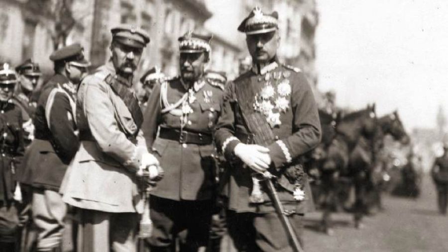 Rok 1923. Twórcy Wojska Polskiego jeszcze wszyscy razem: marszałek Józef Piłsudski i generałowie Tadeusz Rozwadowski i Kazimierz Sosnkowski. Fot.  Centralne Archiwum Wojskowe