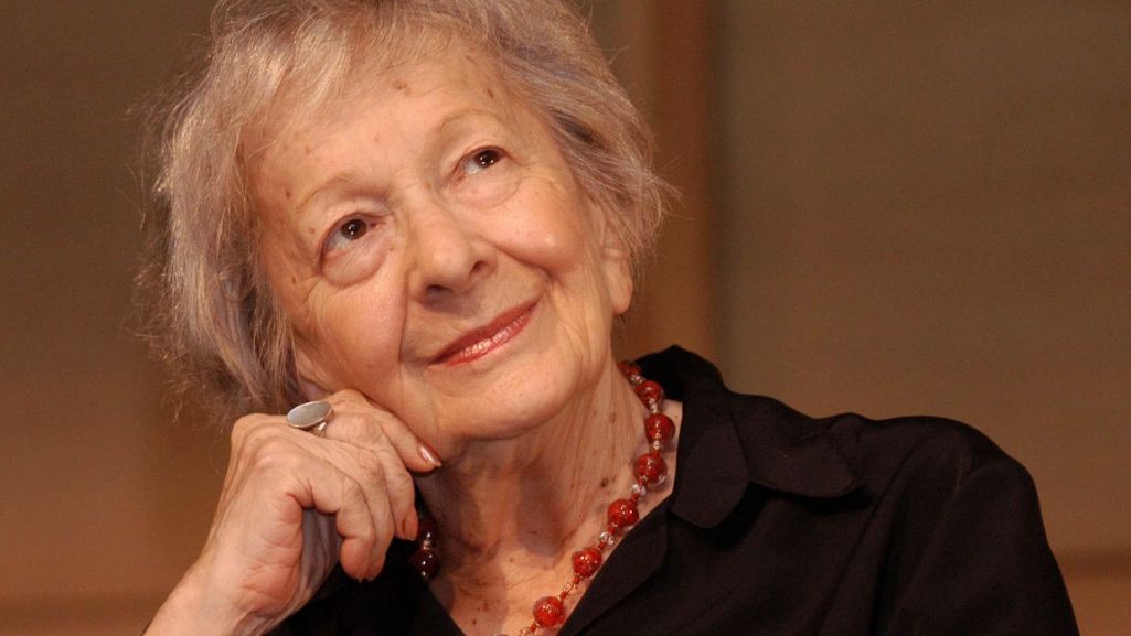 Szymborska ukazywała różne oblicza miłości. Nigdy jednak nie kwestionowała potęgi tego uczucia. Fot. JACEK BEDNARCZYK/PAP