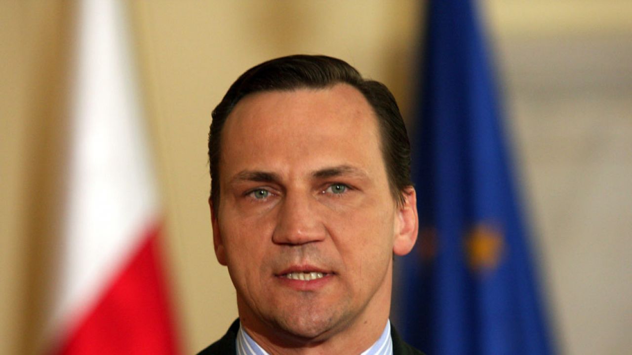 Dlaczego Radosław Sikorski opowiada rasistowskie kawały? Dlaczego Radosław Sikorski opowiada rasistowskie kawały?