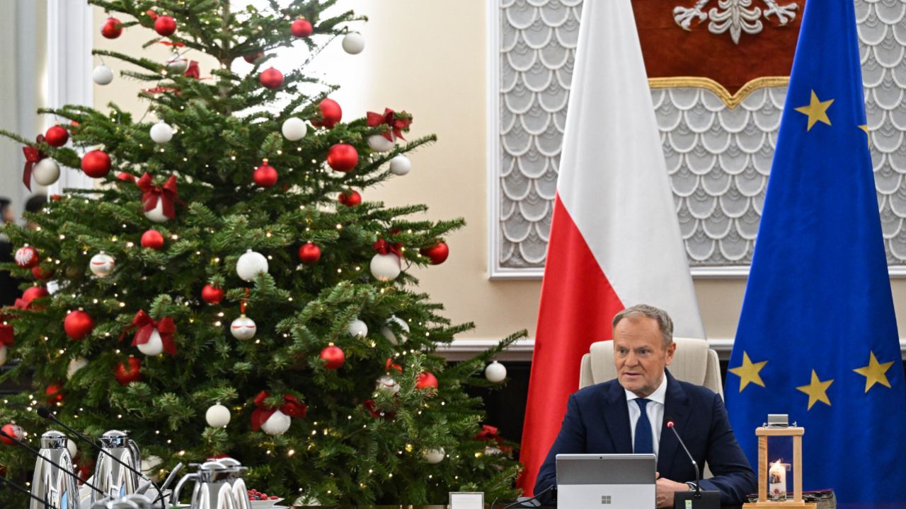 Premier złożył świąteczne życzenia. „Istnieje potęga, która powstrzymuje zło”