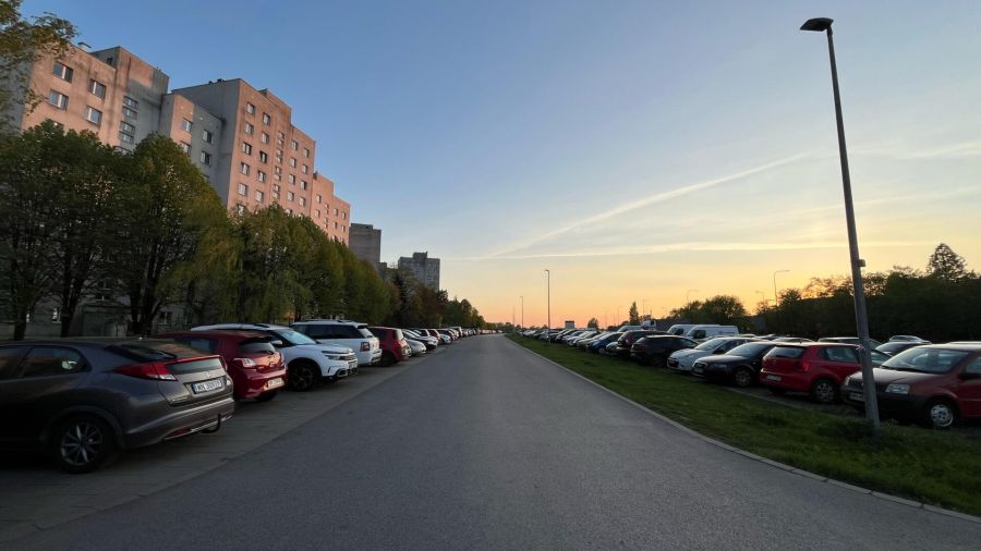 Mieszkańcy nie chcą części parku nad południową obwodnicą / fot. parkingkazury.pl