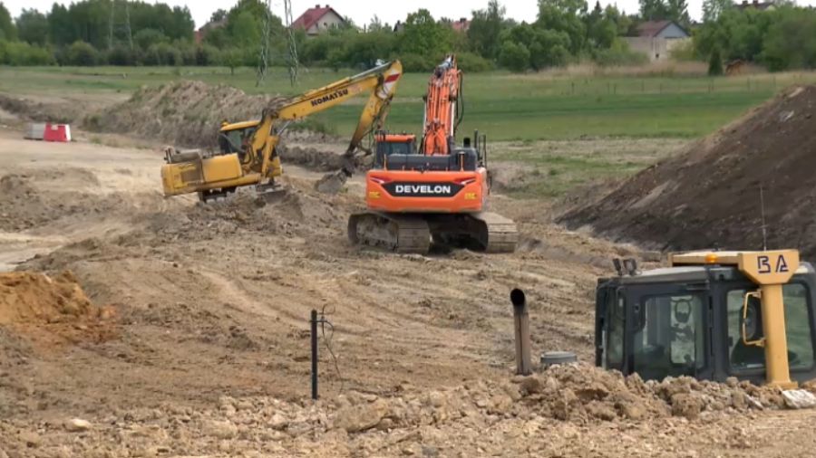 Odpady blokujące budowę obwodnicy Wąchocka usunięte. Zapłacą za to podatnicy