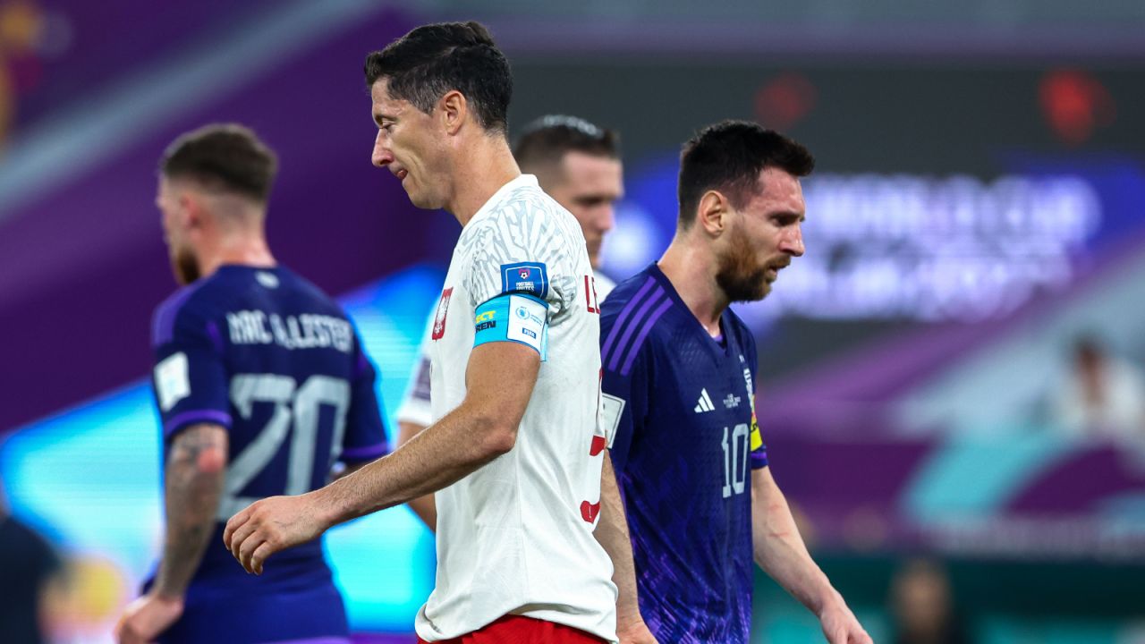 Robert Lewandowski i Lionel Messi (fot. Getty)
