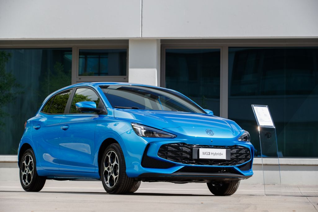MG3 to hybrydowy model miejski, który celuje w Toyotę Yaris
