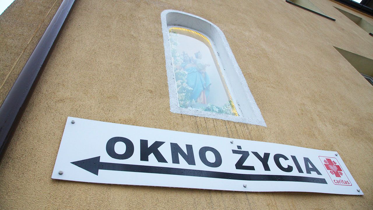 Policja szuka ojca (fot. arch.PAP/Grzegorz Michałowski) Policja szuka ojca (fot. arch.PAP/Grzegorz Michałowski)