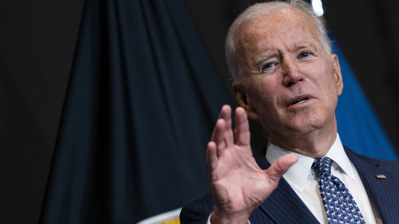 Prezydent USA Joe Biden oskarża Rosję o rozsiewanie fake newsów (fot. PAP/EPA/Alex Edelman / POOL) Prezydent USA Joe Biden oskarża Rosję o rozsiewanie fake newsów (fot. PAP/EPA/Alex Edelman / POOL)