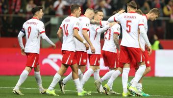 Mecze reprezentacji Polski na Euro 2024 i wszystkie pozostałe spotkanie będą transmitowane w TVP (fot. PAP/EPA) Gdzie oglądać EURO 2024? Plan transmisji ME w TV, online, aplikacji i HbbTV. Oglądaj Mistrzostwa Europy w TVP