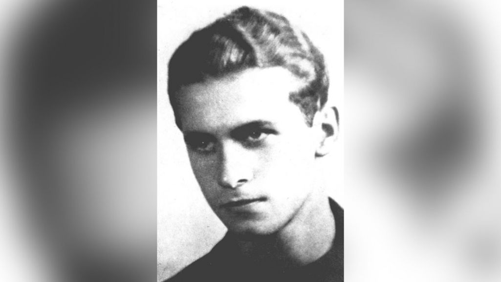 Poezja Baczyńskiego, choć ma tragiczny wydźwięk, jest niezwykła w swej formie. Fot. ARCHIWUM/PAP
