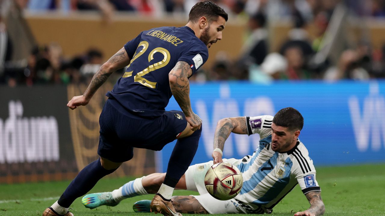 Na pierwszym planie Theo Hernandez (fot. Getty)