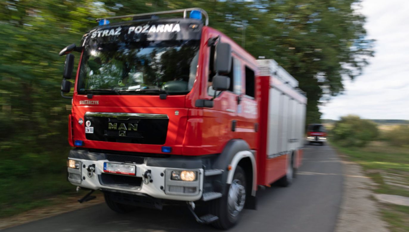 Nie żyje strażak, który zasłabł podczas akcji gaśniczej (fot. PAP/Jakub Kaczmarczyk)