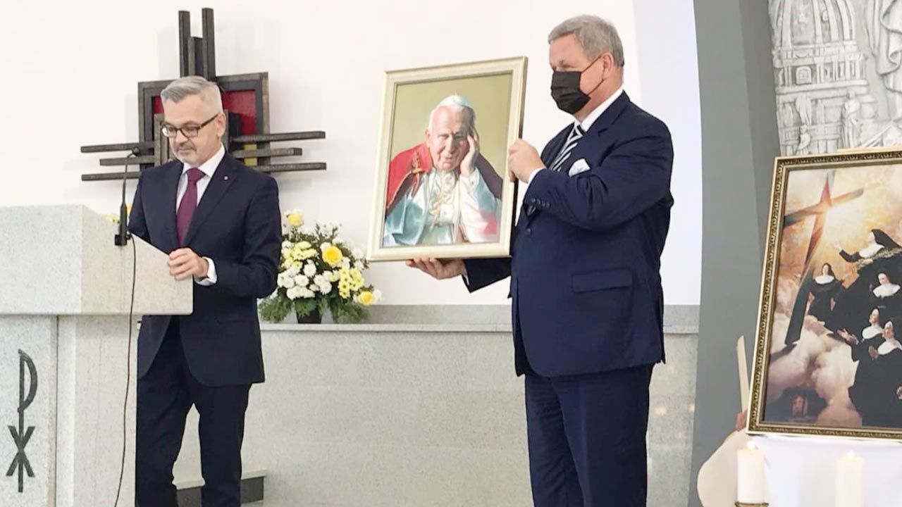 Ambasador RP Krzysztof Krajewski podkreślił, że budowa kościoła stanowi przykład dobrej współpracy religijnej (fot. TT/PLinRussia) Ambasador RP Krzysztof Krajewski podkreślił, że budowa kościoła stanowi przykład dobrej współpracy religijnej (fot. TT/PLinRussia)