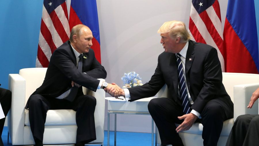 Архіўнае фота. Уладзімір Пуцін і Доналд Трамп на саміце «Вялікай дваццаткі». Гамбург, Нямеччына. 7 ліпеня 2017 года. Фота: Kremlin.ru