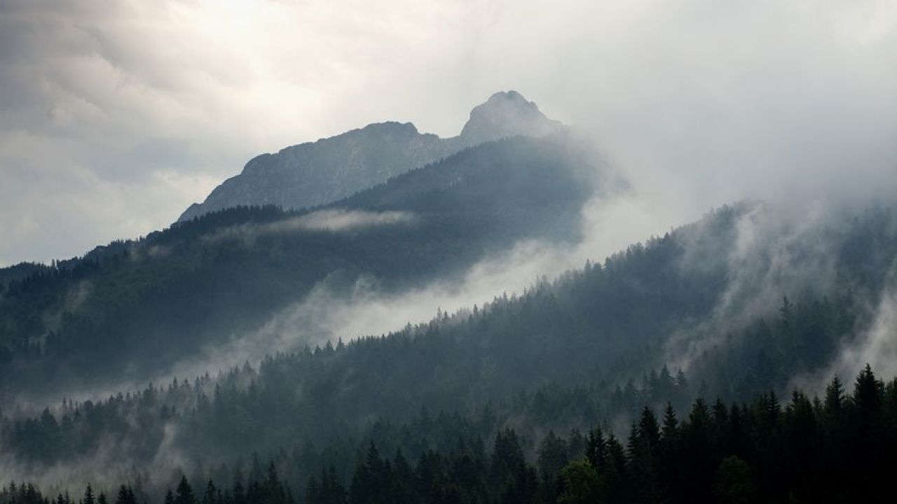 W Tatrach Zalamanie Pogody Lepiej Zrezygnowac Z Wycieczek Tvp Info
