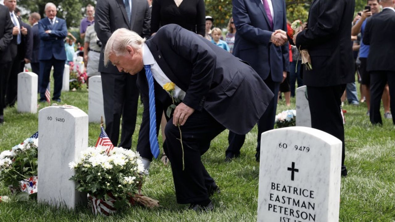Amerykański prezydent ma odwiedzić cmentarz w Arlington (fot. Aaron P. Bernstein/Getty Images) Amerykański prezydent ma odwiedzić cmentarz w Arlington (fot. Aaron P. Bernstein/Getty Images)