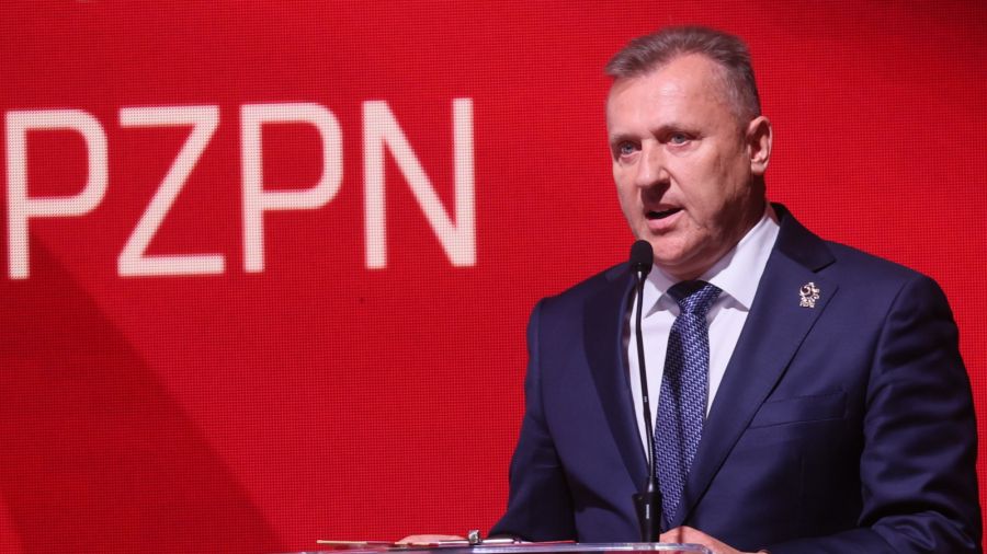 Nowy, stary prezes Cezary Kulesza podczas Walnego Zgromadzenia Sprawozdawczo-Wyborczego Delegatów PZPN w Warszawie (fot. PAP/Leszek Szymański)