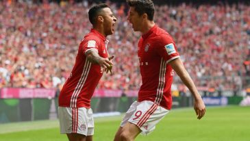 Robert Lewandowski i Thiago Alcantara (fot. Getty Images)