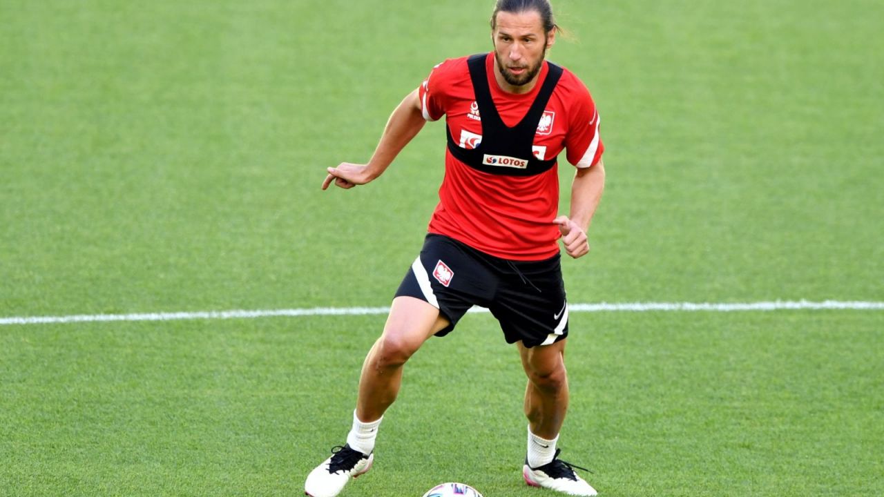 Grzegorz Krychowiak - Grzegorz Krychowiak skomentował sobotnie wydarzenia ... - The website contains a statistic about the performance data of the player.