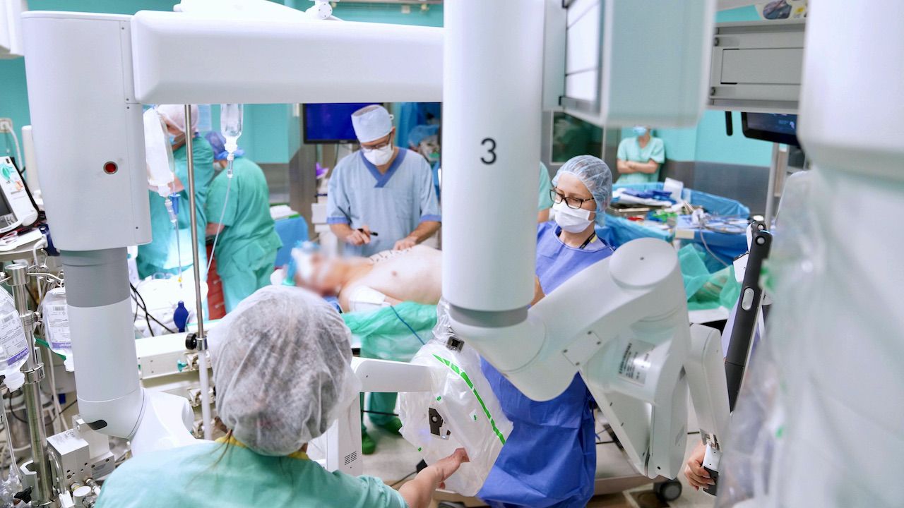 Szpital Wojewódzki w Gorzowie wykonuje zabiegi robotem w ramach NFZ (fot. arch.PAP/Leszek Szymański) Szpital Wojewódzki w Gorzowie wykonuje zabiegi robotem w ramach NFZ (fot. arch.PAP/Leszek Szymański)