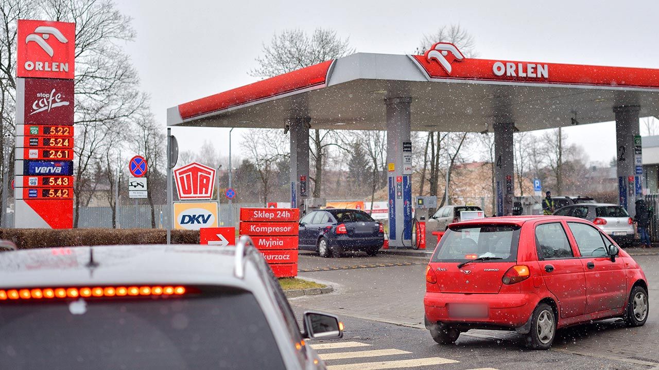 Tańsze paliwo w Polsce przyciąga niemieckich kierowców  (fot. PAP/Przemysław Piątkowski)