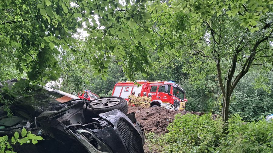 Zderzenie na DK16 w Rogóźnie-Zamku (pow. grudziądzki). Ruch wahadłowy, brak osób poszkodowanych (fot. Komenda Miejska Państwowej Straży Pożarnej w Grudziądzu)