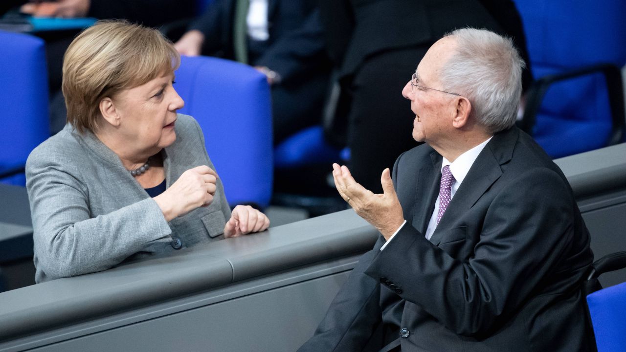 Wolfgang Schaeuble i Angela Merkel (fot; Bernd von Jutrczenka/dpa PAP/DPA)