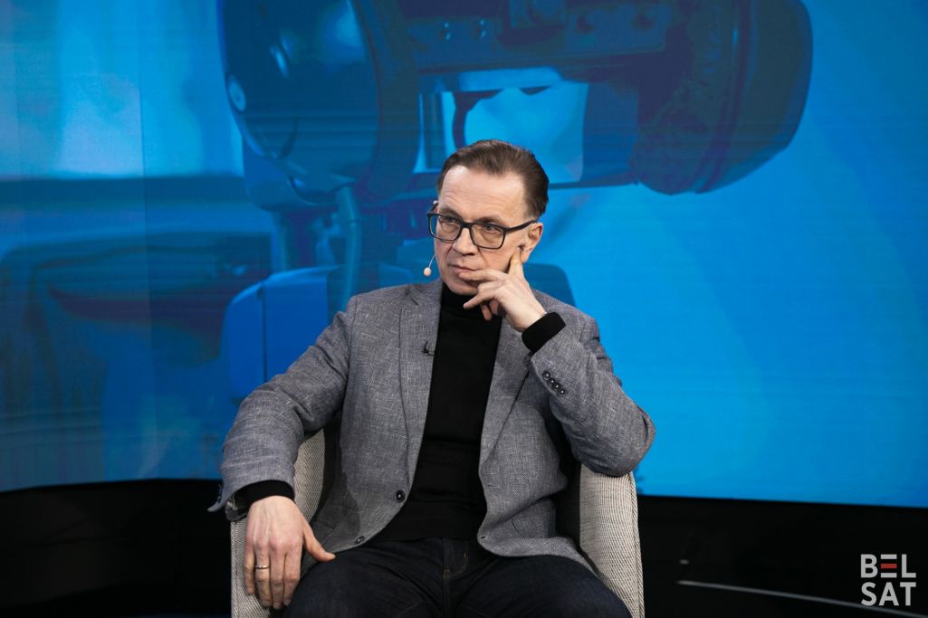 Дырэктар тэлеканалу «Белсат» Аляксей Дзікавіцкі на запісе інтэрв’ю ў студыі. Варшава, Польшча. 18 сакавіка 2024 года. (Фота: Аліса Ганчар / Белсат)