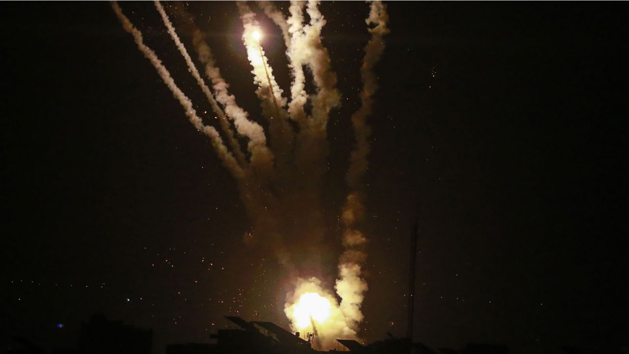 Atak rakietowy (fot. PAP/EPA/HAITHAM IMAD)
